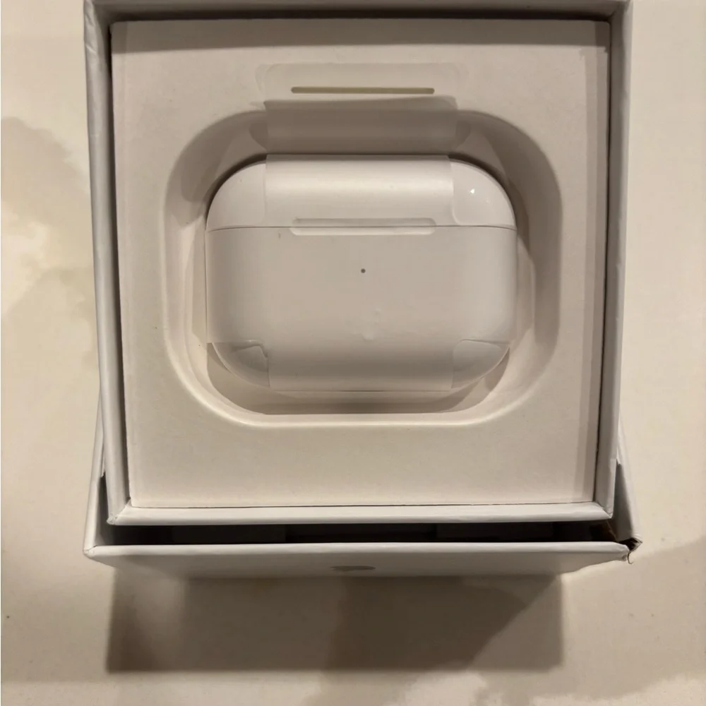 Apple AirPods Pro 2nd Gen in White